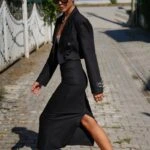 MİDİ BOY ARKA YIRTMAÇLI KALEM ETEK - SİYAH