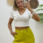 MİNİ CEP V YAKA CROP TİŞÖRT - EKRU