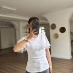 ÖN DİKİŞ DETAY YAN DRAPELİ PAMUK TİŞÖRT - BEYAZ