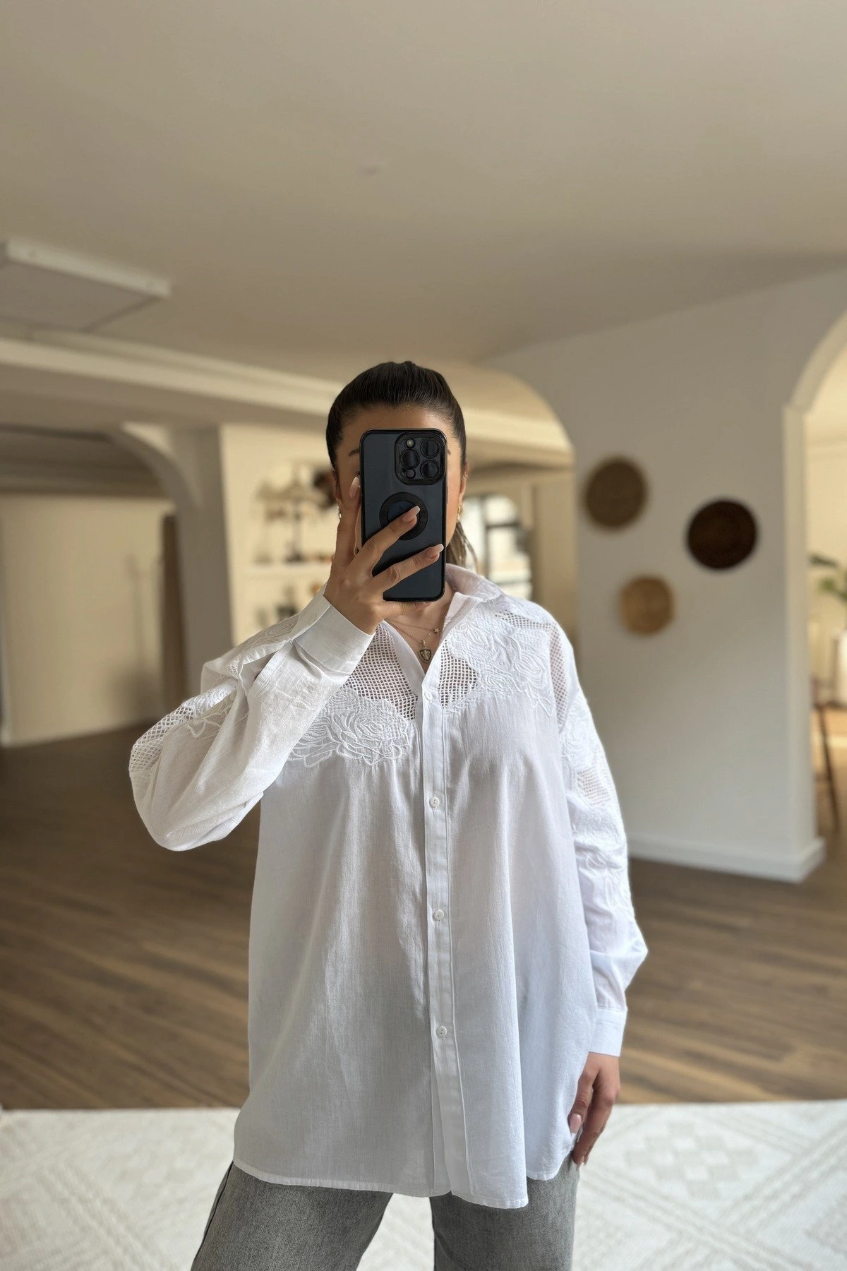 ÖN KOL GÜPÜR NAKIŞ İŞLEME PAMUK SALAŞ GÖMLEK - BEYAZ - Görsel 1