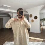 ÖN NAKIŞ VE BONCUK İŞLEME SALAŞ PAMUK GÖMLEK - AÇIK BEJ