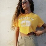 ÖN TAŞ VE BASKILI ETEĞİ VEREV CROP TİŞÖRT - TURUNCU