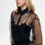 ORGANZE SIRT ETİKETLİ CROP GÖMLEK - SİYAH