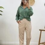 PAÇA PARÇALI VE DÜĞMELİ KUMAŞ PANTOLON - TAŞ