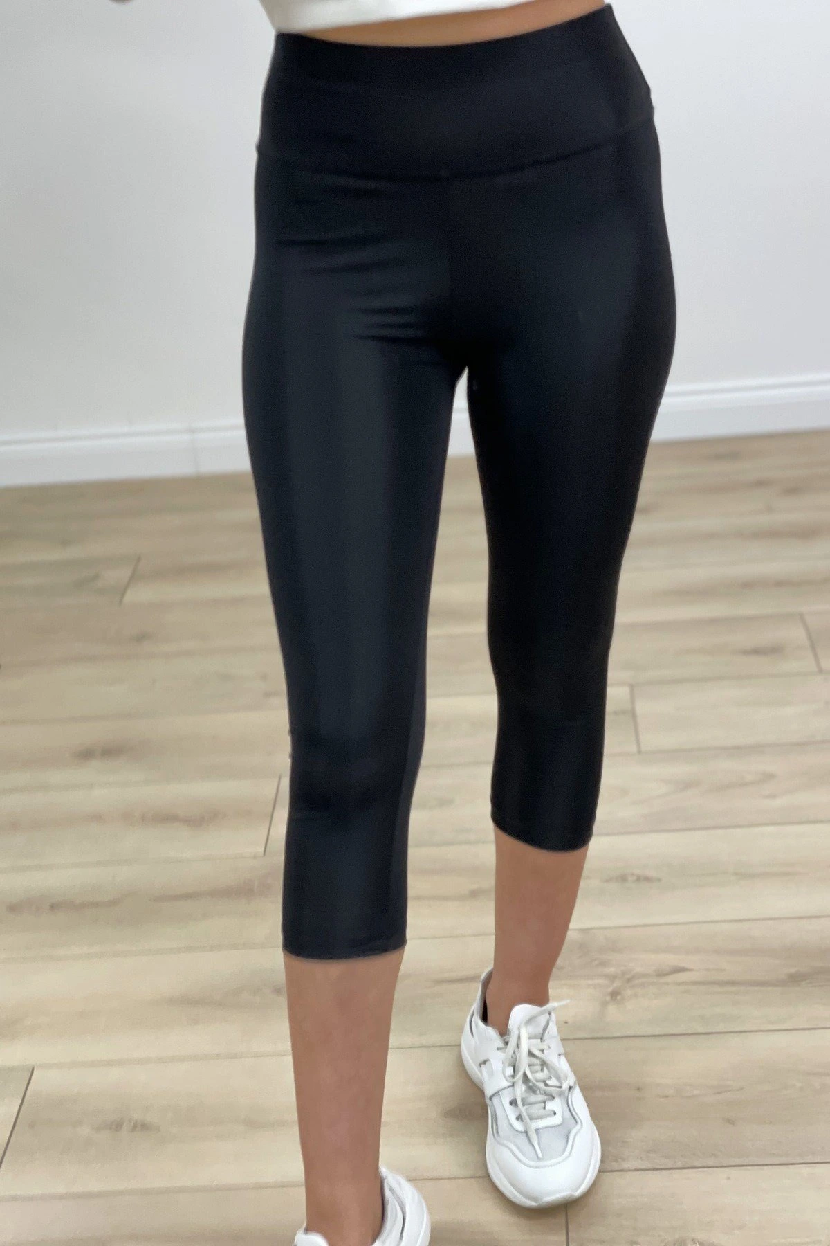 PARLAK KAPRİ TAYT - SİYAH - Görsel 1