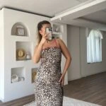 PEMBE ŞERİT ASKI ARKA YIRTMAÇ PAMUK LİKRA ELBİSE - LEOPAR