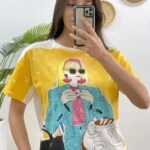 RENKLİ KIZ BASKI KISA KOL SALAŞ TİŞÖRT - EKRU