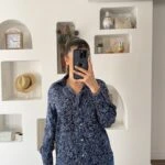 ŞAL DESEN V YAKA SATEN GÖMLEK - LACİVERT