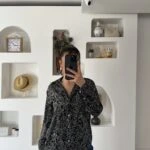 ŞAL DESEN V YAKA SATEN GÖMLEK - SİYAH