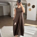 SIFIR KOL DİKİŞ DETAY CEPLİ UZUN ELBİSE - KAHVE