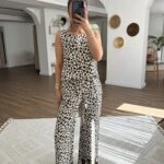 SIFIR KOL LEOPAR DESEN JAKARLI BLUZ PANTOLON TAKIM - KAHVE