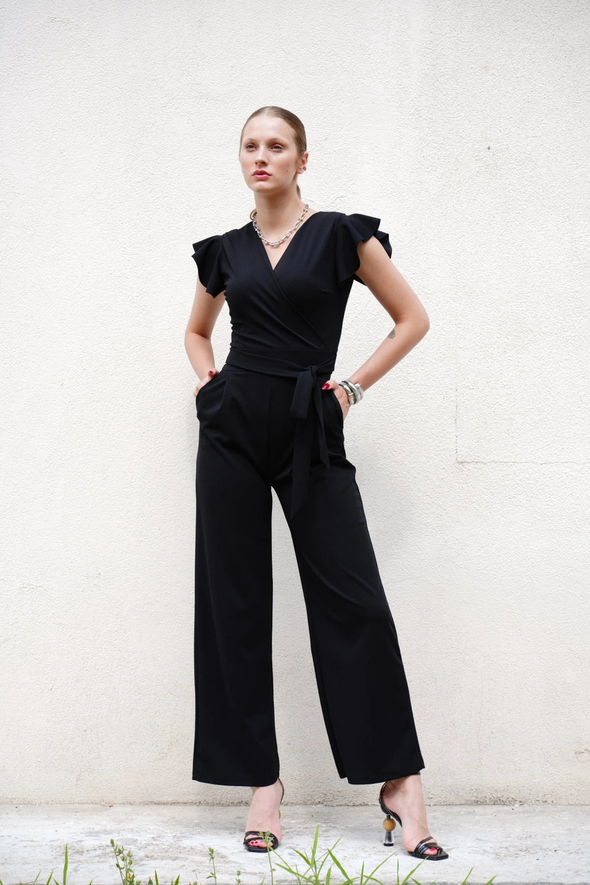 SIRT FERMUARLI ÖN ARKA V BEL KUŞAKLI LİKRALI TULUM - SİYAH - Görsel 1