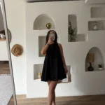 SIFIR KOL VOLÜMLÜ KISA ELBİSE - SİYAH