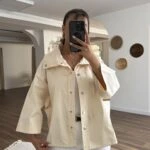 TAŞ BASKI DİK YAKA CEPLİ SPOR CEKET - KREM