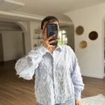 TAŞ İŞLEMELİ PÜSKÜL DETAY ÇİZGİLİ GÖMLEK - MAVİ BEYAZ