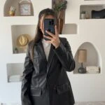 TEK DÜĞME ARKA MİNİ YIRTMAÇ SUNİ DERİ CEKET - SİYAH