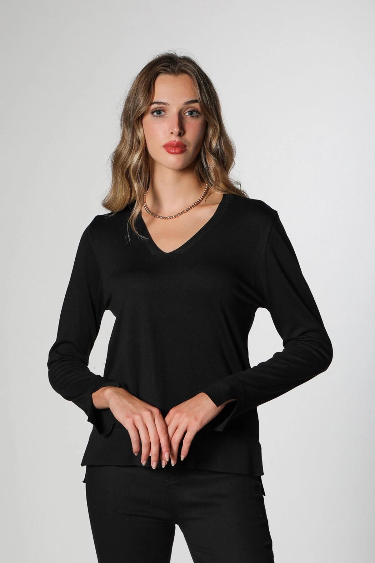 V YAKA BİLEK VE ETEK UCU YIRTMAÇLI TRİKO - SİYAH - Görsel 1