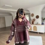 V YAKA ÇİZGİLİ ŞARDONLU KAZAK - BORDO