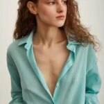 V YAKA DOKULU İNCE PAMUK GÖMLEK - TURKUAZ