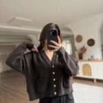 V YAKA DÜĞMELİ CEPLİ SALAŞ YÜN KARIŞIM HIRKA - KAHVE