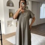 V YAKA ETEĞİ OVAL SALAŞ KETEN KISA KOL ELBİSE - VİZON