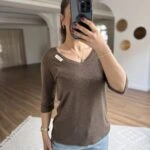 V YAKA ETİKET DETAY DOKULU KETEN TİŞÖRT - VİZON