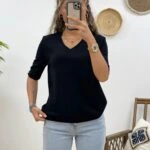 V YAKA KOL UCU DÜĞMELİ VİSKON TRİKO - SİYAH