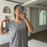 V YAKA LAZER KESİM LİKRALI  MODAL TİŞÖRT - GRİ