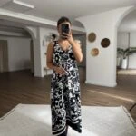 V YAKA ÖN DİKİŞ CEPLİ DESENLİ SATEN ELBİSE - SİYAH BEYAZ