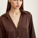 V YAKA SEDEF DÜĞME KALIN SATEN GÖMLEK - KAHVE