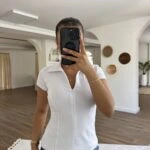 YAKALI GİZLİ FERMUAR ÇIKMA KOL PAMUK TİŞÖRT - BEYAZ