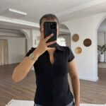 YAKALI GİZLİ FERMUAR ÇIKMA KOL PAMUK TİŞÖRT - SİYAH