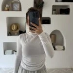 YAN BÜZGÜ DİK YAKA VİSKON İNCE BLUZ - BEYAZ