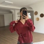 YAN TOKA BAĞLAMA DOKULU SATEN VİSKON GÖMLEK - BORDO