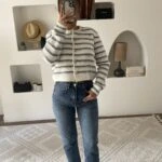 YÜKSEK BEL KESİK PAÇA LİKRALI MOM JEAN - MAVİ