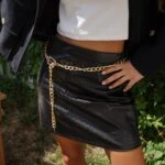 ZİNCİR KEMER KROKODİL DESEN DERİ MİNİ ETEK - SİYAH