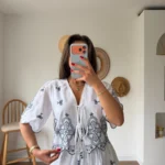 ÖN VE KOL NAKIŞ ASTARLI BAĞLAMALI PAMUK BLUZ - BEYAZ