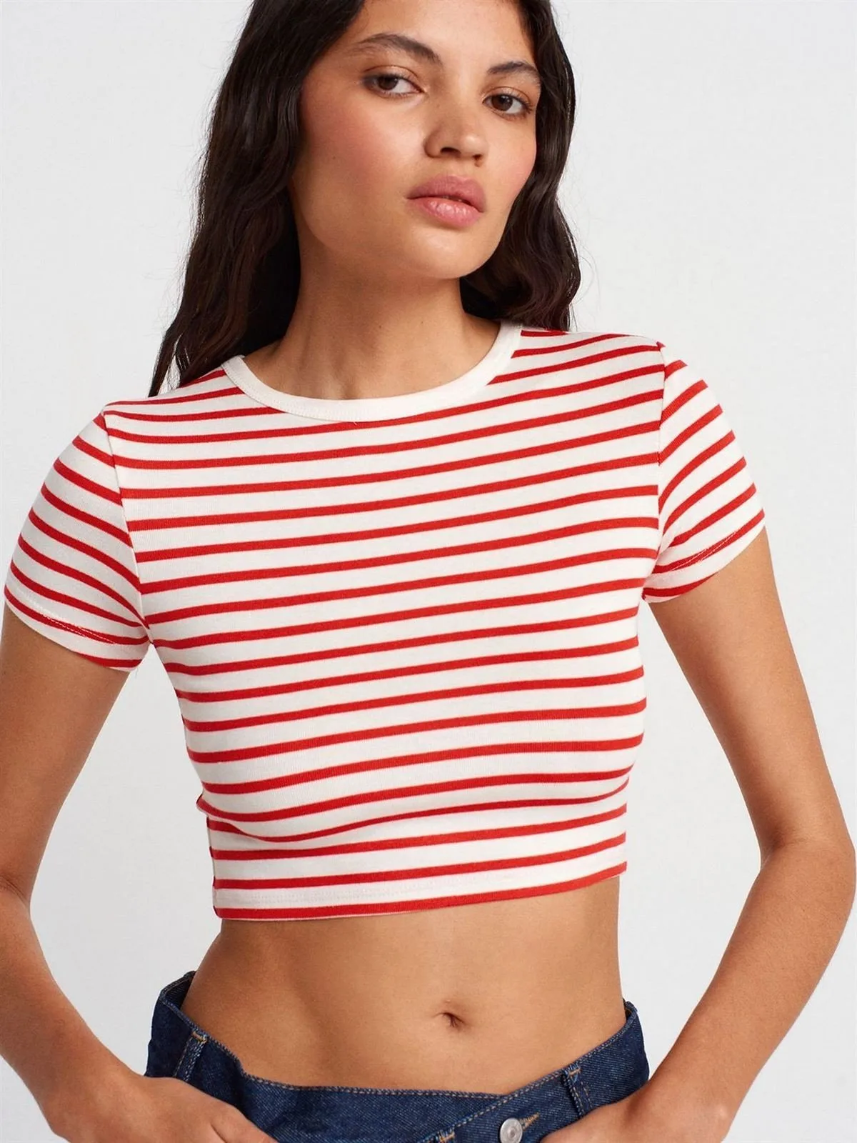 BİSİKLET YAKA ÇİZGİLİ VİSKON CROP - EKRU KIRMIZI - Görsel 1