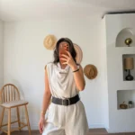 SIFIR KOL KAPAKLI VATKALI DERİ KEMERLİ ŞORT TULUM - TAŞ