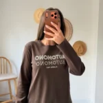 AUTOMONO BONCUK YAZI NAKIŞ UZUN KOL PAMUK TİŞÖRT - KAHVE